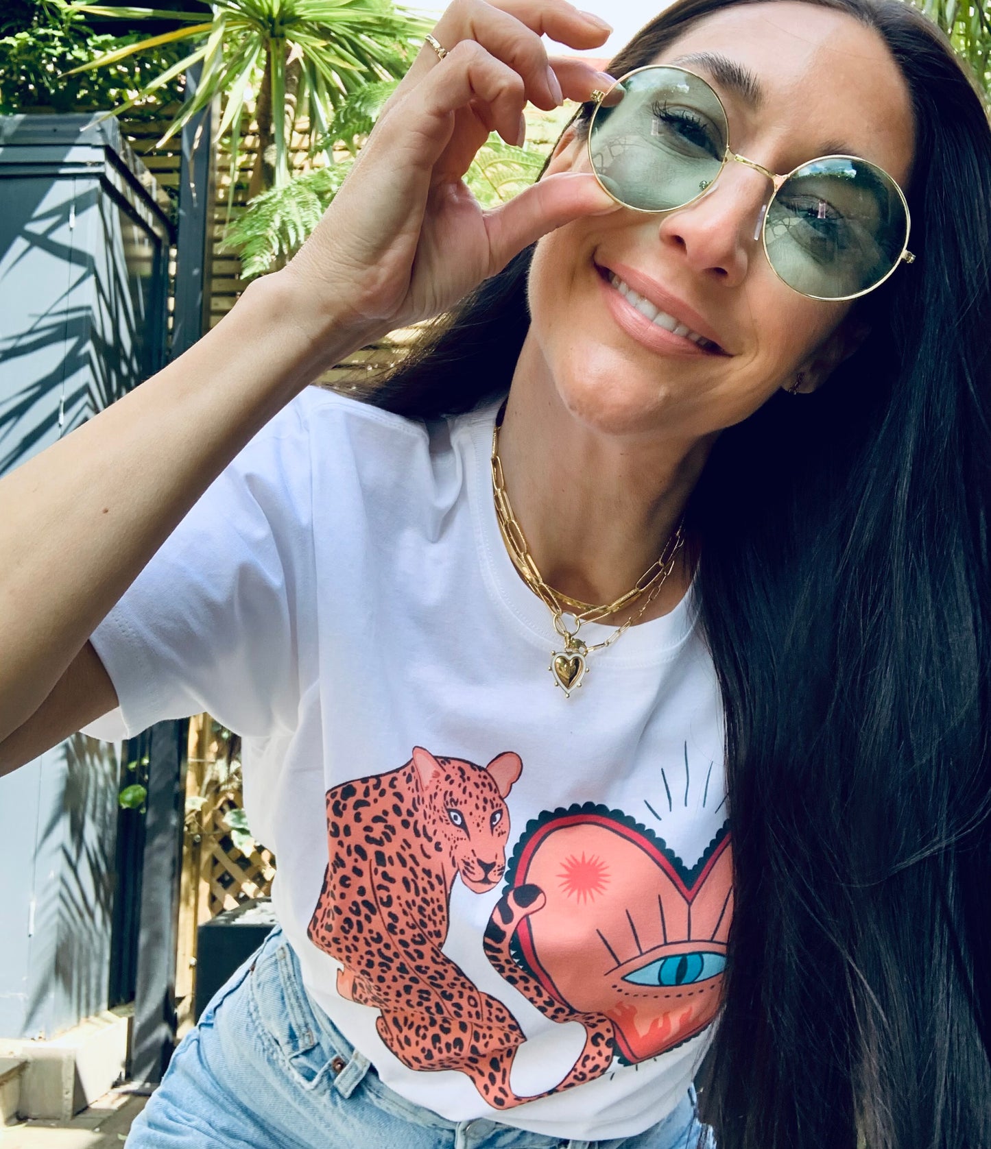 HEART'S GUARDIAN. White, short sleeved teeshirt