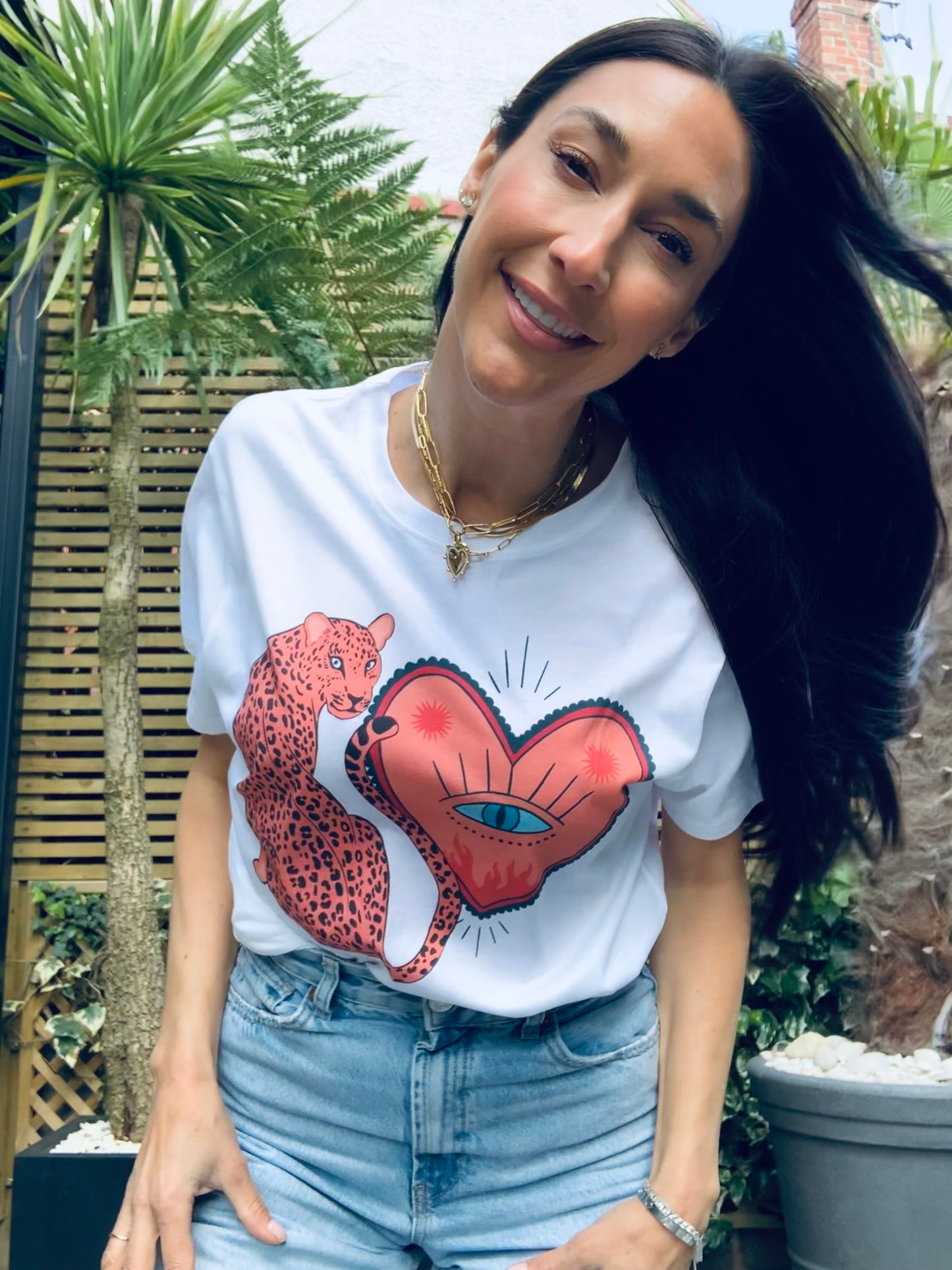 HEART'S GUARDIAN. White, short sleeved teeshirt