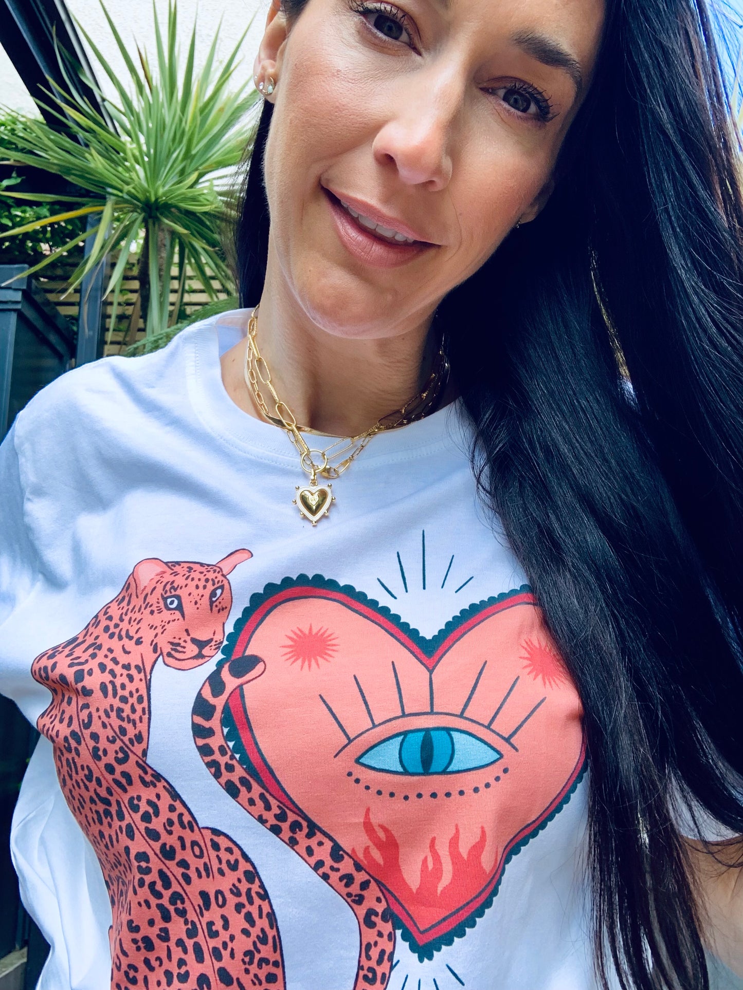 HEART'S GUARDIAN. White, short sleeved teeshirt